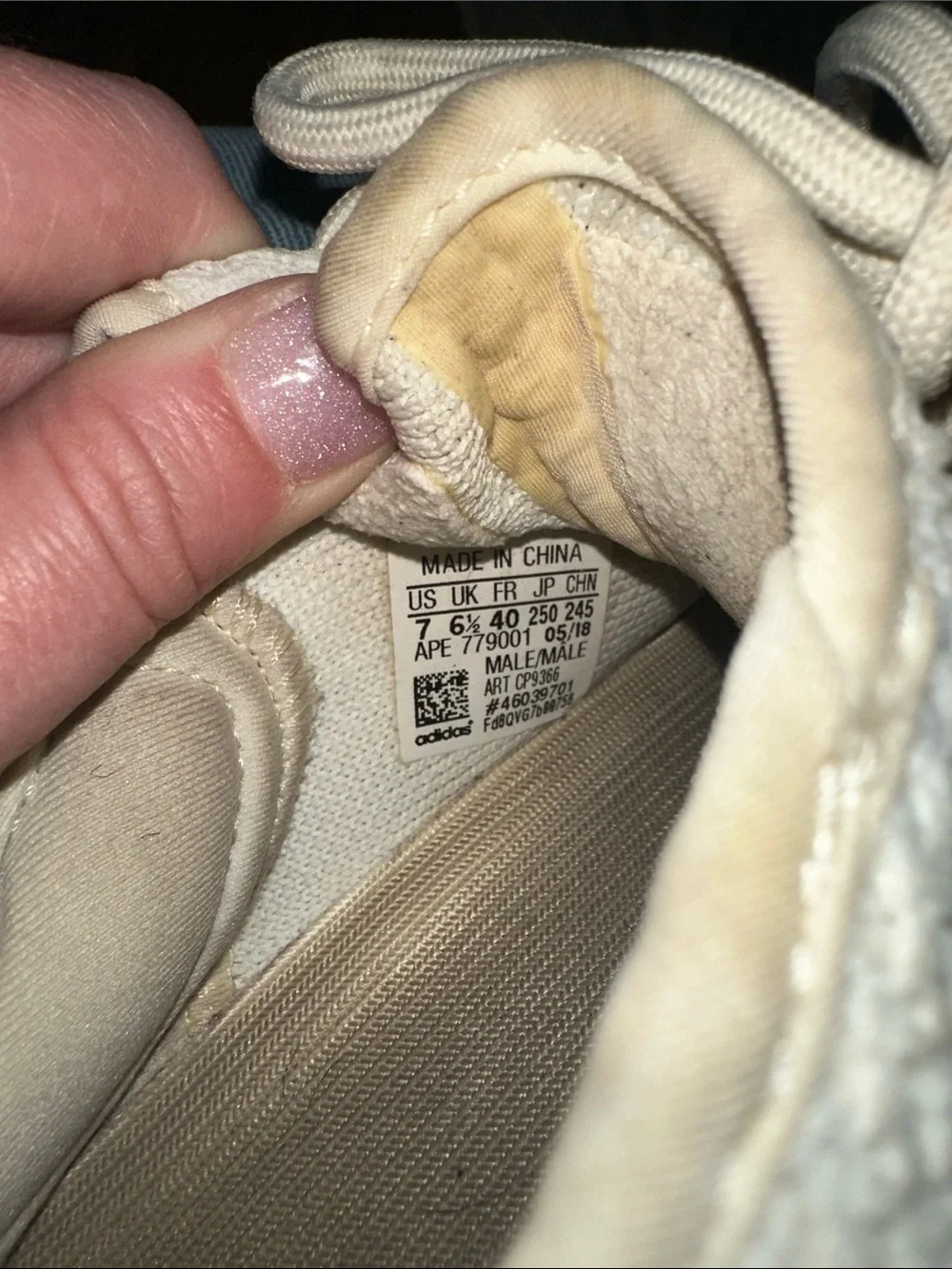 Yeezy Boost 350 v2 Triple White Men’s Sneakers
